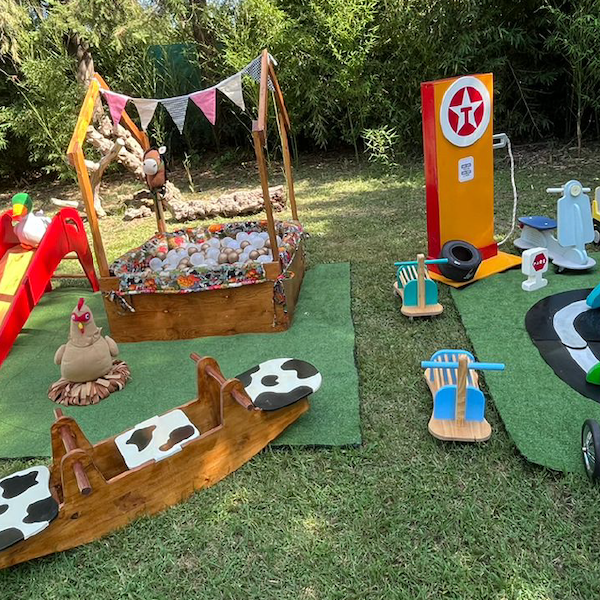 Mundo Bajito - Plazas de juego